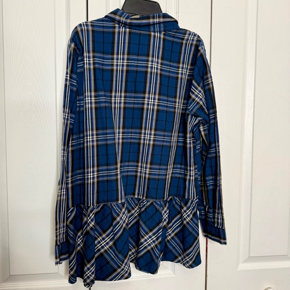 Joan River’s  Plaid Women's Top Size Medium - Picture 6 of 8